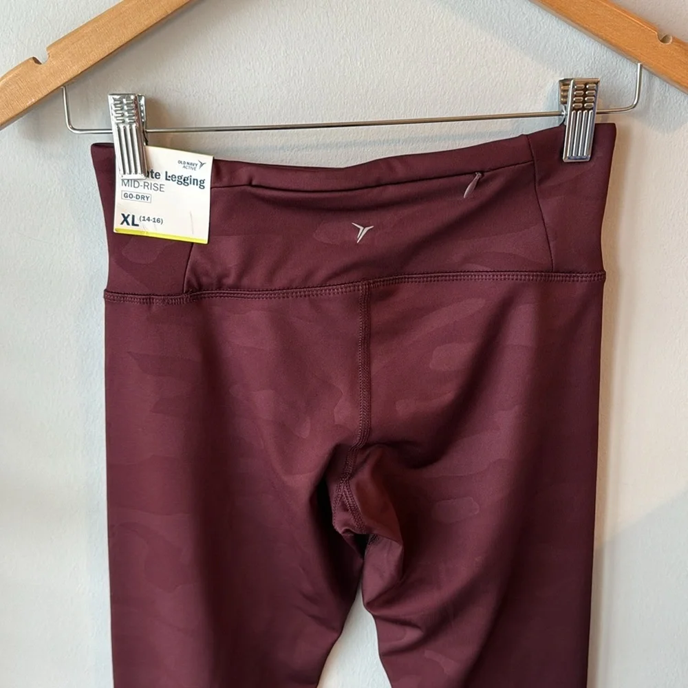 NWT Old Navy Elevate Girls‎ red Camo Leggings